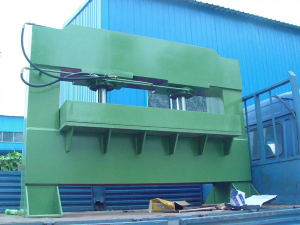 300噸液壓機(jī)